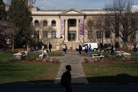 tagreuters.com2025binary_LYNXNPEL2Q0GW-VIEWIMAGE