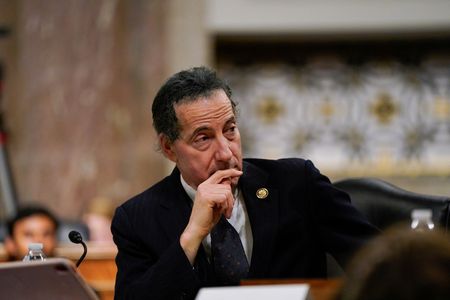 tagreuters.com2025binary_LYNXNPEL3900O-VIEWIMAGE