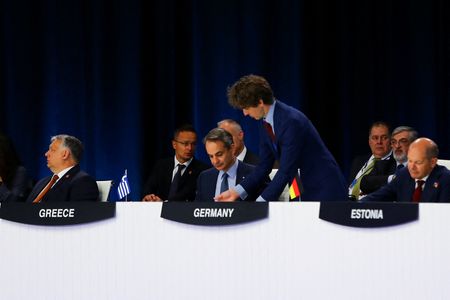 tagreuters.com2022binary_LYNXMPEI5T0BX-VIEWIMAGE