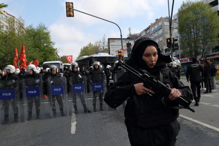 tagreuters.com2022binary_LYNXNPEI400F3-VIEWIMAGE