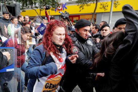 tagreuters.com2022binary_LYNXNPEI400FY-VIEWIMAGE