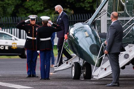 tagreuters.com2022binary_LYNXNPEI4L03C-VIEWIMAGE