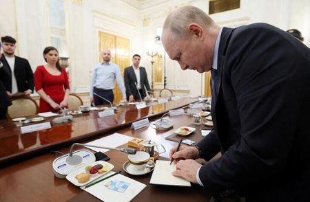 tagreuters.com2023binary_LYNXMPEJ5D06Y-VIEWIMAGE