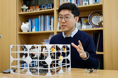 tagreuters.com2024binary_LYNXMPEK9L00U-VIEWIMAGE