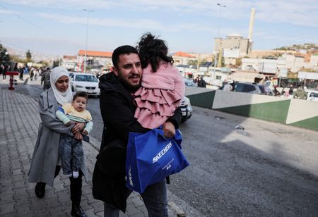 tagreuters.com2024binary_LYNXMPEKB7042-VIEWIMAGE