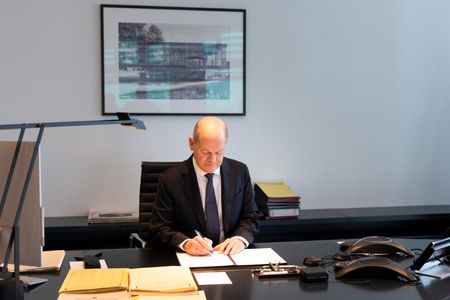 tagreuters.com2024binary_LYNXMPEKBA0KV-VIEWIMAGE