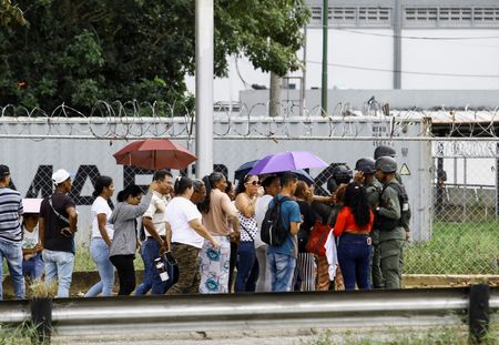 tagreuters.com2024binary_LYNXMPEKBF0X1-VIEWIMAGE