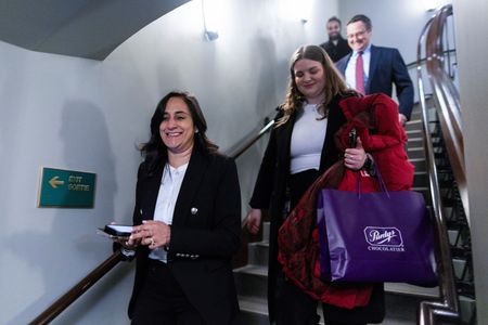 tagreuters.com2024binary_LYNXMPEKBG0W5-VIEWIMAGE