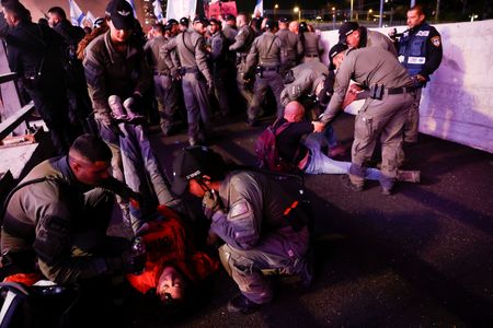 tagreuters.com2024binary_LYNXNPEK2M085-VIEWIMAGE