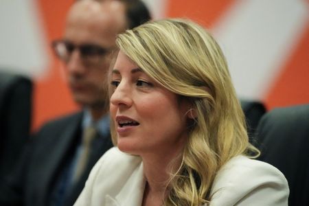 tagreuters.com2025binary_LYNXMPEL060OW-VIEWIMAGE