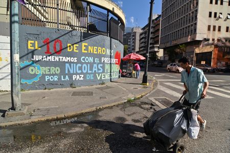 tagreuters.com2025binary_LYNXMPEL070NE-VIEWIMAGE