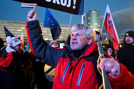 tagreuters.com2025binary_LYNXMPEL090RP-VIEWIMAGE