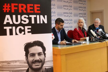 tagreuters.com2025binary_LYNXMPEL0C0UO-VIEWIMAGE