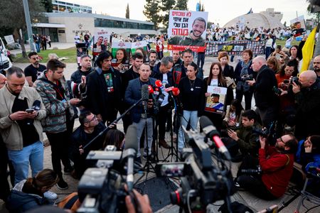 tagreuters.com2025binary_LYNXMPEL0D0VW-VIEWIMAGE