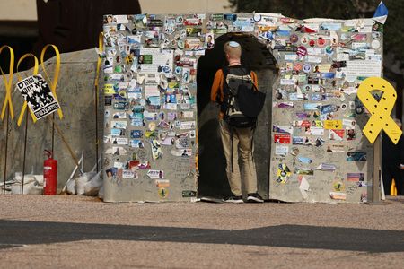 tagreuters.com2025binary_LYNXMPEL0D0W1-VIEWIMAGE