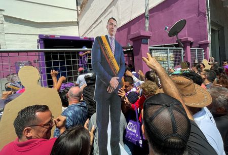 tagreuters.com2025binary_LYNXMPEL1402J-VIEWIMAGE