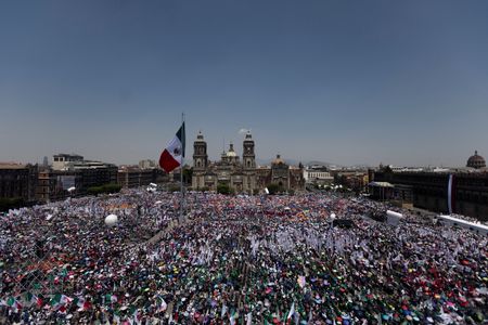 tagreuters.com2025binary_LYNXMPEL2808Q-VIEWIMAGE