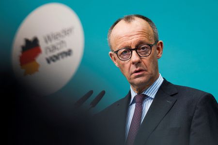 tagreuters.com2025binary_LYNXMPEL290BG-VIEWIMAGE