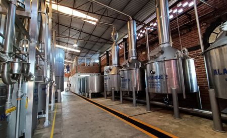 tagreuters.com2025binary_LYNXMPEL2G09B-VIEWIMAGE