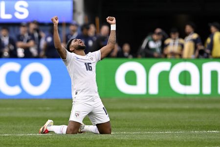 tagreuters.com2025binary_LYNXMPEL2K017-VIEWIMAGE