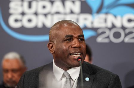 tagreuters.com2025binary_LYNXMPEL3F0SY-VIEWIMAGE