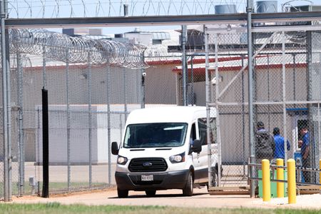 tagreuters.com2025binary_LYNXMPEL3K0SP-VIEWIMAGE