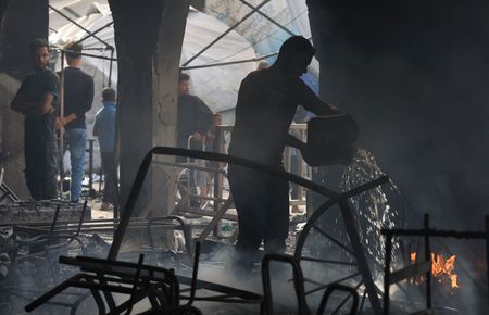 tagreuters.com2025binary_LYNXMPEL3M0EB-VIEWIMAGE