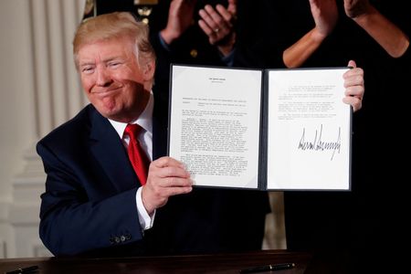 tagreuters.com2025binary_LYNXMPEL3M0FT-VIEWIMAGE