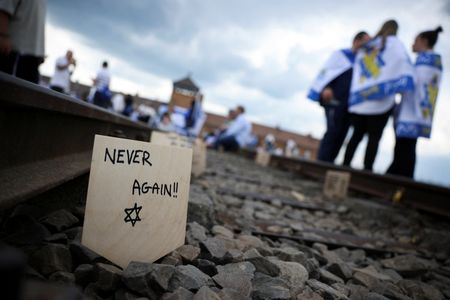 tagreuters.com2025binary_LYNXMPEL3N0PQ-VIEWIMAGE