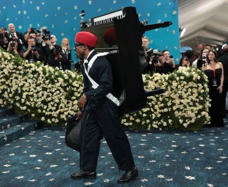 tagreuters.com2025binary_LYNXMPEL4502Z-VIEWIMAGE