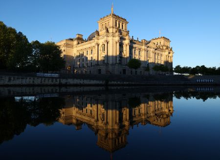 tagreuters.com2025binary_LYNXMPEL4504G-VIEWIMAGE