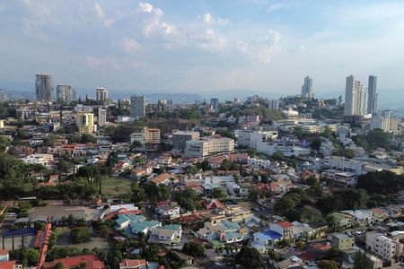 tagreuters.com2025binary_LYNXMPEL4516D-VIEWIMAGE