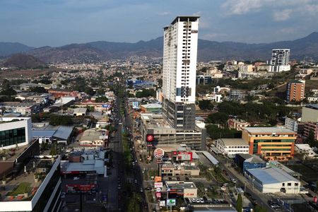 tagreuters.com2025binary_LYNXMPEL4516G-VIEWIMAGE