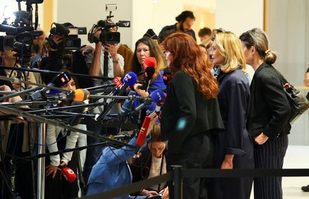 tagreuters.com2025binary_LYNXMPEL4C0E8-VIEWIMAGE