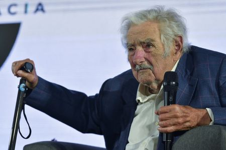 tagreuters.com2025binary_LYNXMPEL4C10W-VIEWIMAGE