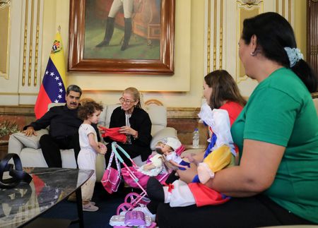 tagreuters.com2025binary_LYNXMPEL4D0W4-VIEWIMAGE