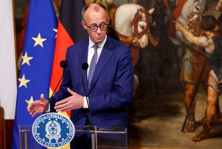 tagreuters.com2025binary_LYNXMPEL4G0E2-VIEWIMAGE