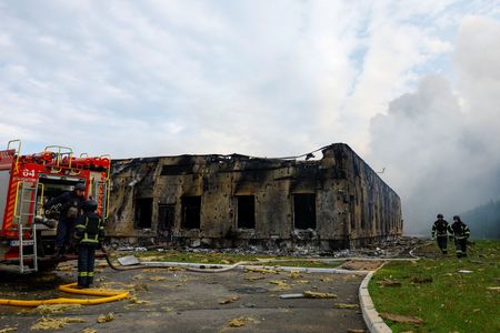 tagreuters.com2025binary_LYNXMPEL4H03Y-VIEWIMAGE