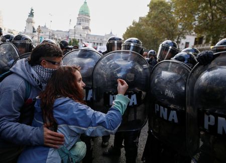 tagreuters.com2025binary_LYNXMPEL4L00Z-VIEWIMAGE