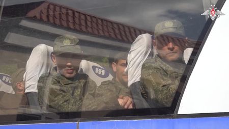 tagreuters.com2025binary_LYNXMPEL4M0SZ-VIEWIMAGE