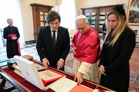 tagreuters.com2025binary_LYNXMPEL5604O-VIEWIMAGE