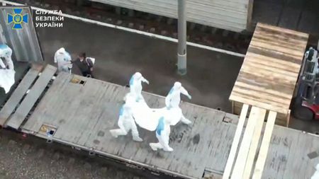 tagreuters.com2025binary_LYNXMPEL5C0VZ-VIEWIMAGE