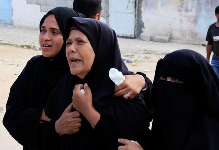 tagreuters.com2025binary_LYNXMPEL5F0H3-VIEWIMAGE