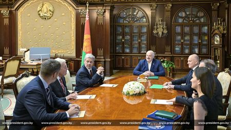 tagreuters.com2025binary_LYNXMPEL5K04V-VIEWIMAGE