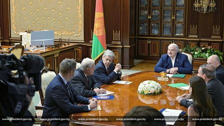 tagreuters.com2025binary_LYNXMPEL5K04X-VIEWIMAGE