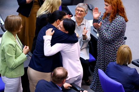 tagreuters.com2025binary_LYNXMPEL5Q0AP-VIEWIMAGE