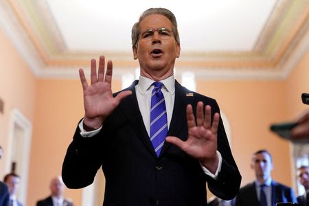 tagreuters.com2025binary_LYNXMPEL5T0R8-VIEWIMAGE