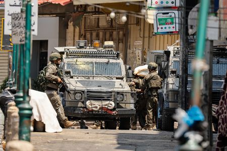 tagreuters.com2025binary_LYNXMPEL63069-VIEWIMAGE