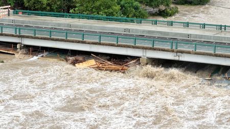 tagreuters.com2025binary_LYNXMPEL65032-VIEWIMAGE