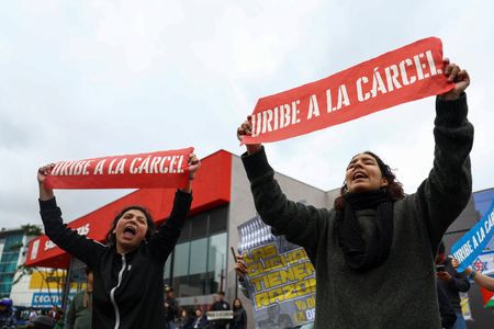 tagreuters.com2025binary_LYNXMPEL6S003-VIEWIMAGE